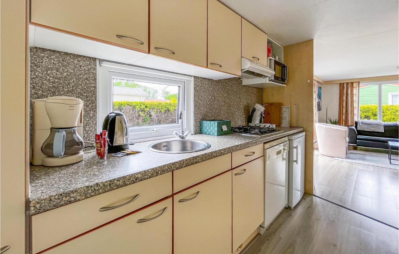 3 Bedroom Stunning Stacaravan In Tzummarum Exterior photo